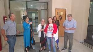 Paraguayos en el exterior repudian promulgación de Peña a la “Ley mordaza electoral” - Política - ABC Color