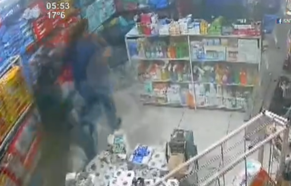 Asalto exprés: delincuentes roban 6 millones en un minuto - SNT