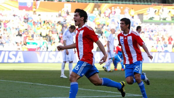 Versus / Se retira Cristian Riveros, el responsable del último gol de Paraguay en un Mundial