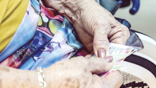 Pensión universal para adulto mayor: Así será el pago gradual