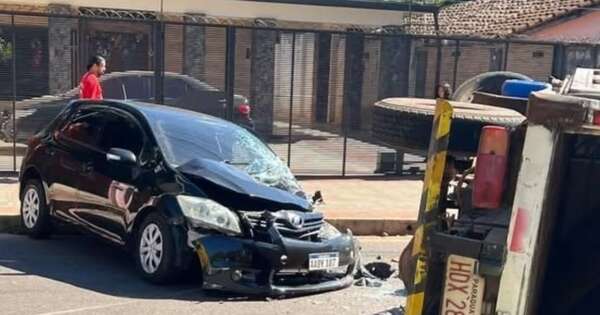 Diario HOY | Su papá le dio leche para burlar alcotest: joven ebrio protagoniza choque en San Lorenzo