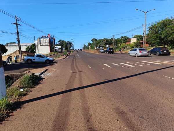 CHOQUE ENTRE AUTOMÓVIL Y MOTOCICLETA EN ARROYO PORÁ - Itapúa Noticias