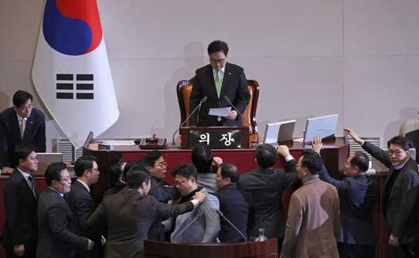 Crisis institucional en Corea del Sur: el Parlamento destituye al presidente interino - San Lorenzo Hoy