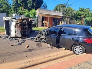 Video: conductor ebrio involucrado en accidente y vuelco en San Lorenzo - Policiales - ABC Color