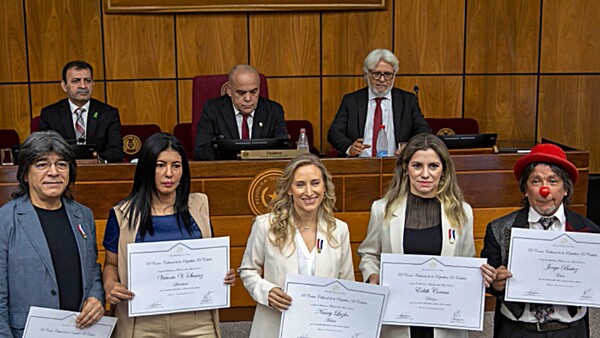 Maestros del Arte 2024 destacó a artistas en el Senado