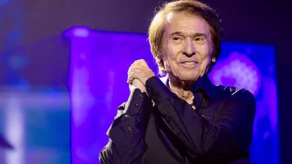 Raphael sale del hospital tras diez días ingresado y le aguardan meses de reposo sin gira - Música - ABC Color