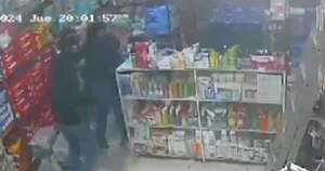 La Nación / A punta de arma de fuego asaltan local comercial en Luque