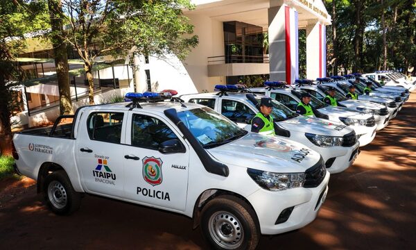 Gobierno entrega 20 patrulleras para reforzar la seguridad en Alto Paraná