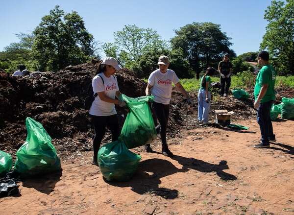 Coca-Cola Paresa apoyó jornada de recuperación - Empresariales - ABC Color