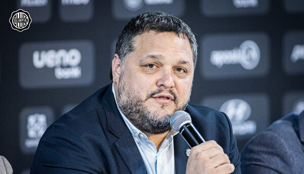 Versus / ¿Humo blanco o...? La enigmática publicación del presidente de Olimpia