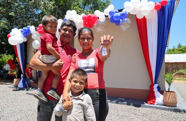 Canindeyú: comunidades indígenas reciben 257 viviendas - trece
