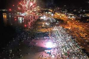“Noche Blanca”: Miles de personas recibirán el Año Nuevo a orillas del río Paraná en la Playa San José de Encarnación - Viajes - ABC Color