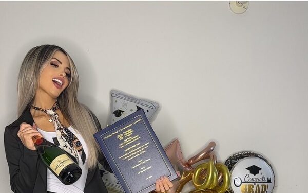 ¡Maína de Olimpia ya es toda una licenciada!