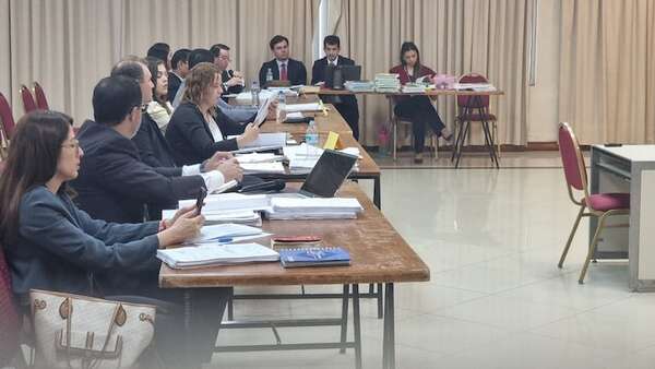 Condenan a 2 y 3 años de cárcel a tres abogados por estafa y otros hechos - Nacionales - ABC Color
