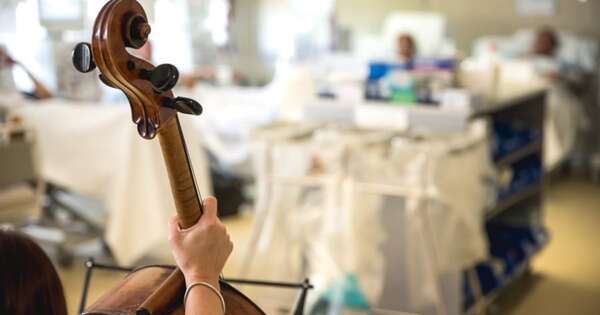 La Nación / ¿Cómo la música ayuda a reducir la angustia y la agitación de las personas con demencia?