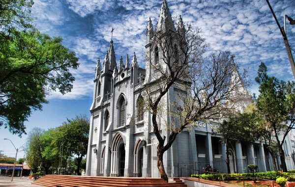 Separan a un sacerdote por “razones morales” y supuesto comportamiento inapropiado