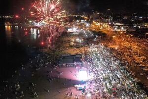 Noche Blanca en Encarnación: Celebración del Año Nuevo 2024 a Orillas del Río Paraná