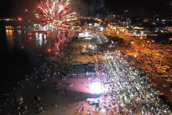 Noche Blanca en Encarnación: Celebración del Año Nuevo 2024 a Orillas del Río Paraná