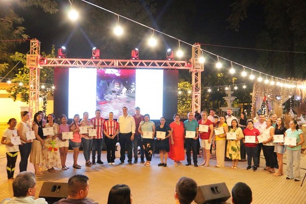 Premiaron a la "cuadra más bella" de Coronel Oviedo - Noticiero Paraguay