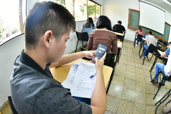 Becas del Gobierno: Postulaciones estarán abiertas hasta el 3 de enero - ADN Digital