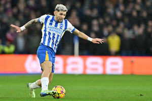 Versus / Julio Enciso asciende en una "tabla histórica" en el Brighton de Inglaterra
