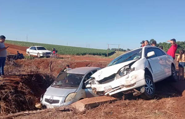 Kuña ka'urapo ocasionó feroz accidente, además ¡había niños en su auto!
