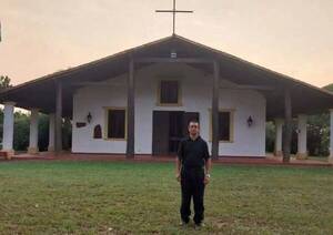 ¡Pa'i "inmoral" fue rajado de la iglesia!