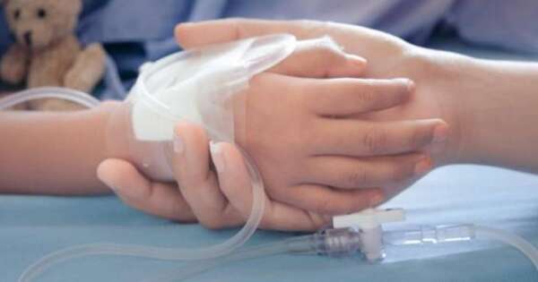 La Nación / Asunción: niño se electrocutó con un cable suelto en la calle