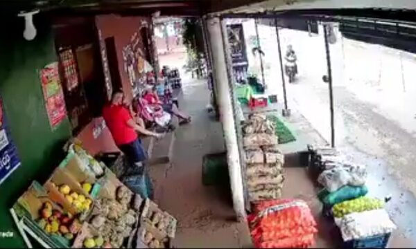 Adolescente ebrio atropella a mujer embarazada y su hija