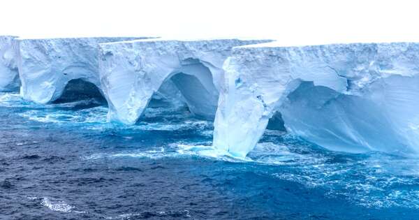 La Nación / El iceberg más grande del mundo se derrite en el Atlántico Sur