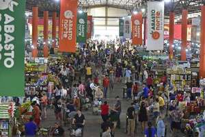 Año Nuevo: supermercados, shoppings y tiendas retails, con horarios especiales - Economía - ABC Color
