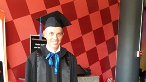 Dejó el colegio para ayudar a su mamá y a los 45 cumplió su sueño de volver a estudiar