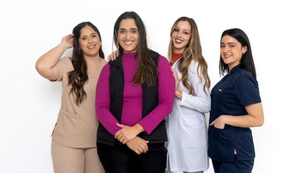 Triunfa con la confección de uniformes médicos en CDE