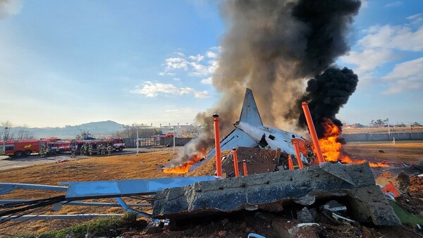 Video: Trágico aterrizaje de avión con más de 170 muertos en Corea del Sur