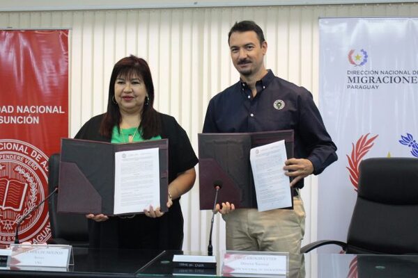 Realizan acuerdo para facilitar trámites a estudiantes extranjeros