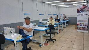Diez empresas se instalan en penitenciarías, generando empleo para 237 reclusos - 1000 Noticias