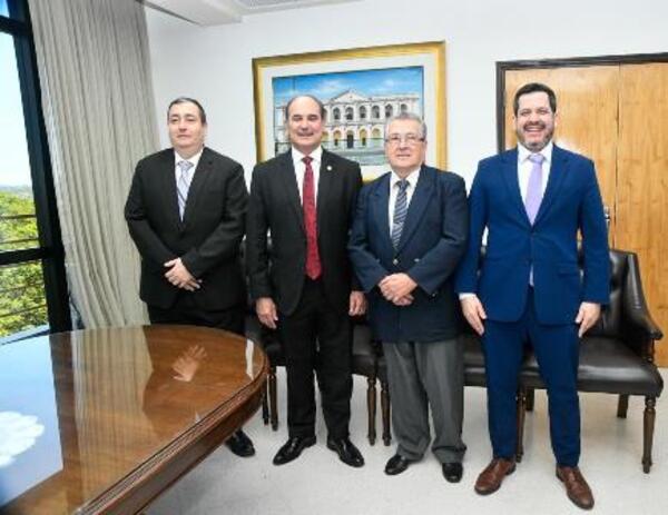 Hospital de Clínicas recibió donación de un mamógrafo digital por parte de organismo internacional - 1000 Noticias
