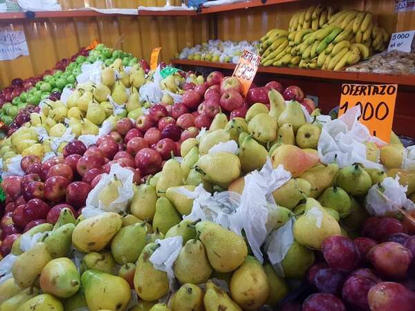 Año Nuevo: los precios de las frutas para el clericó en el Abasto - Economía - ABC Color