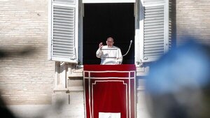 Papa aconsejó a familias comer juntos, hablar y no estar con la cabeza en el celular - 1000 Noticias