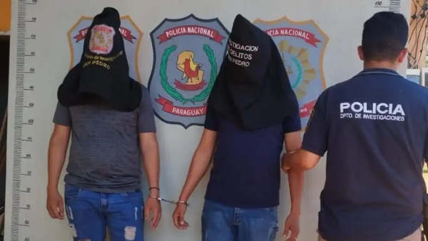 Operativo policial en Tacuatí: Dos detenidos por portar fusil de asalto y cocaína