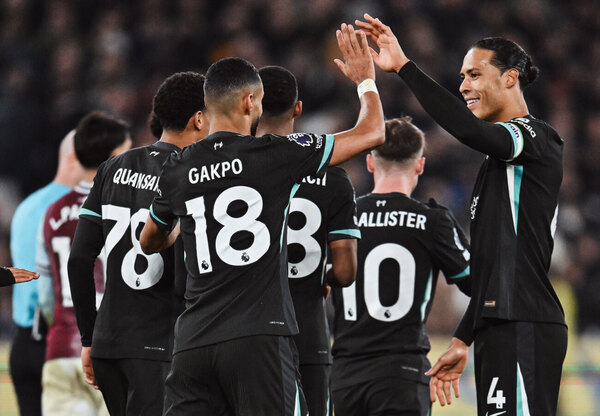 Versus / Imparable: Liverpool mantiene el pie en el acelerador con goleada al West Ham