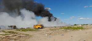 Arde el vertedero municipal de Pilar y genera peligro en la ruta PY 19 - Nacionales - ABC Color