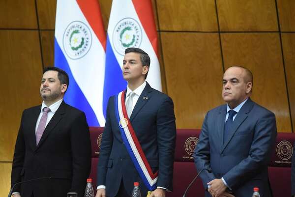 Ejecutivo presentó más proyectos que cámaras “pasapapeles” del Congreso - Política - ABC Color