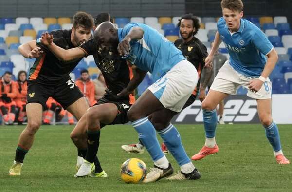 Napoli alcanza en la cima al Atalanta - Fútbol Internacional - ABC Color