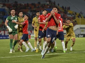 Versus / Deben más de año y medio de sueldo: solo están al día con un paraguayo