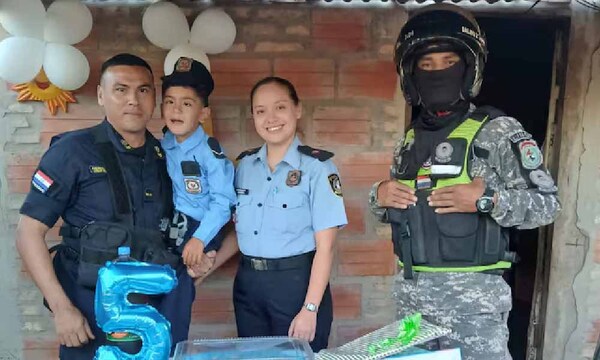 Policías festejan el cumpleaños de un niño con discapacidad en Concepción – Prensa 5