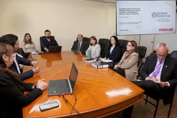 Se presentaron módulos de la Consultoría de Software Factory