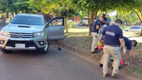 Disfrazados de barrenderos asestan millonario robo a cambista