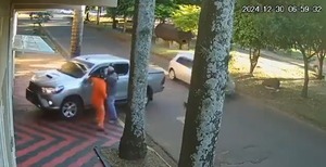 Disfrazados de barrenderos, asaltantes roban US$ 10.000 a cambista - ADN Digital