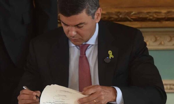 Santiago Peña promulga ley que establece nuevo cálculo para jubilación de aportantes del IPS – Prensa 5